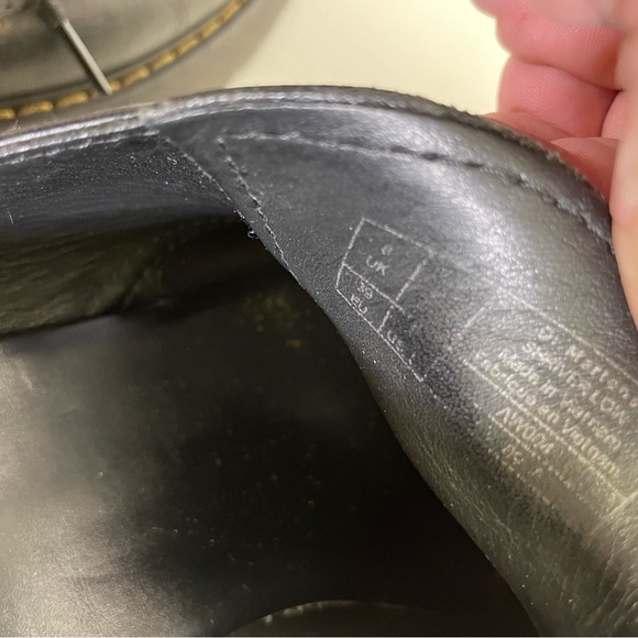 dr marten shriver low black leather shoes size 8 - Picture 7 of 7